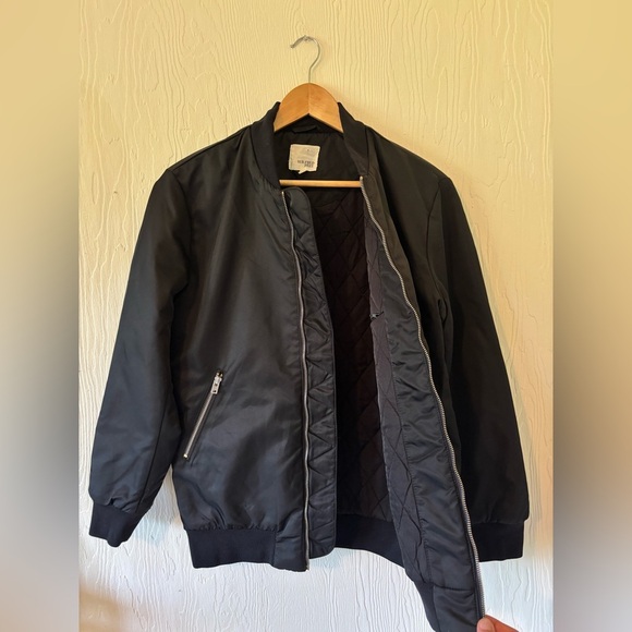 Wilfred Free Aritzia Zip Up Bomber Varsity Black Quilted Jacket - Picture 10 of 15